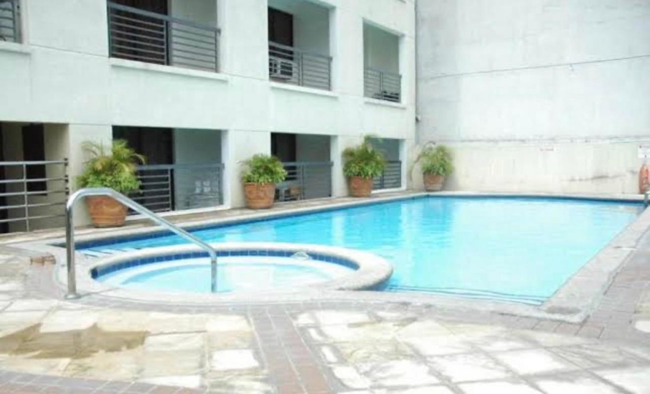 Poolside Family Room Greenbelt Makati Makati City Zewnętrze zdjęcie